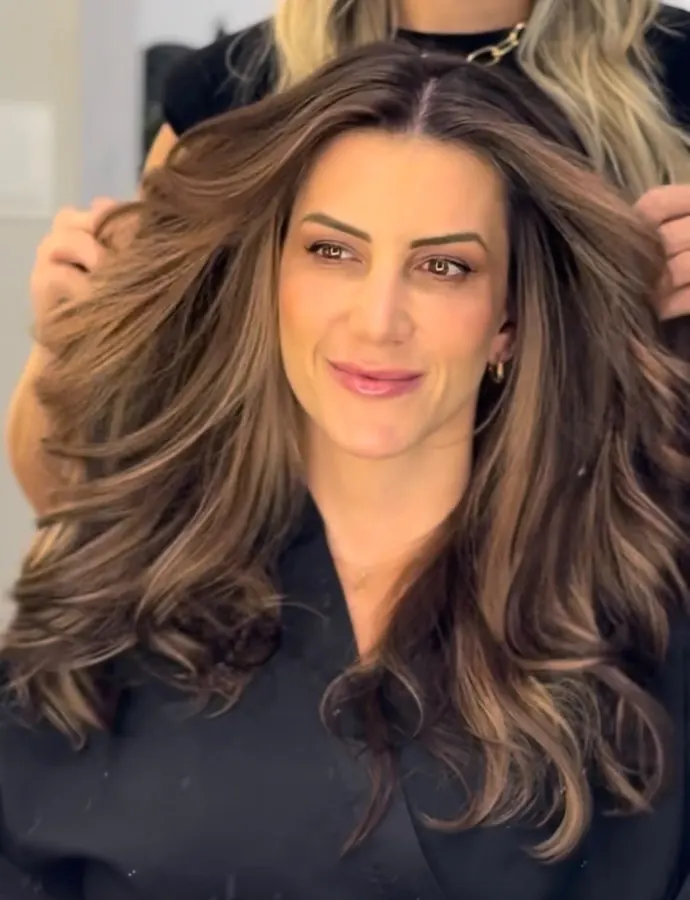 Dimensional Brunette: mechas por Isabel Simas em Santa Maria e Florianópolis